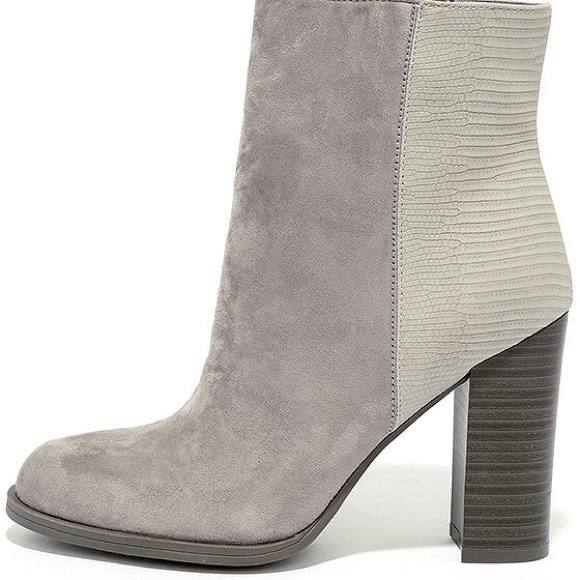 🍾🍾SOLD🍾🍾 Rollins Grey Frost Suede Booties - Picture 4 of 8